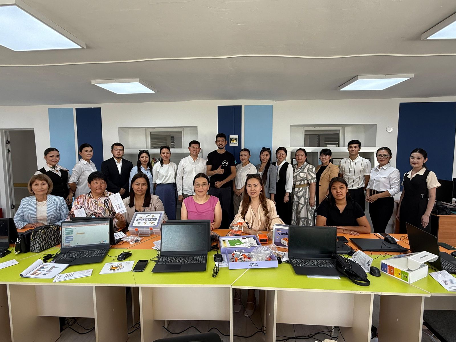 Лицейде информатика және робототехника пәні мұғалімдеріне арналған семинар-практикум өтті