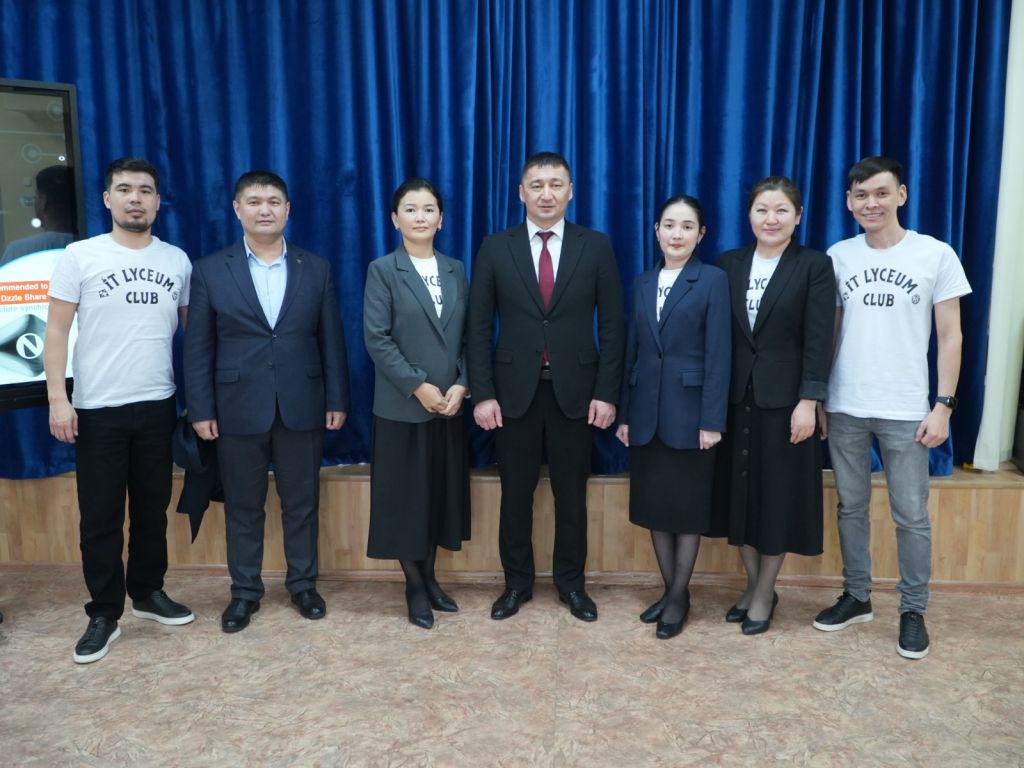 Білім мен технология тоғысқан апталықтың салтанатты жабылуы