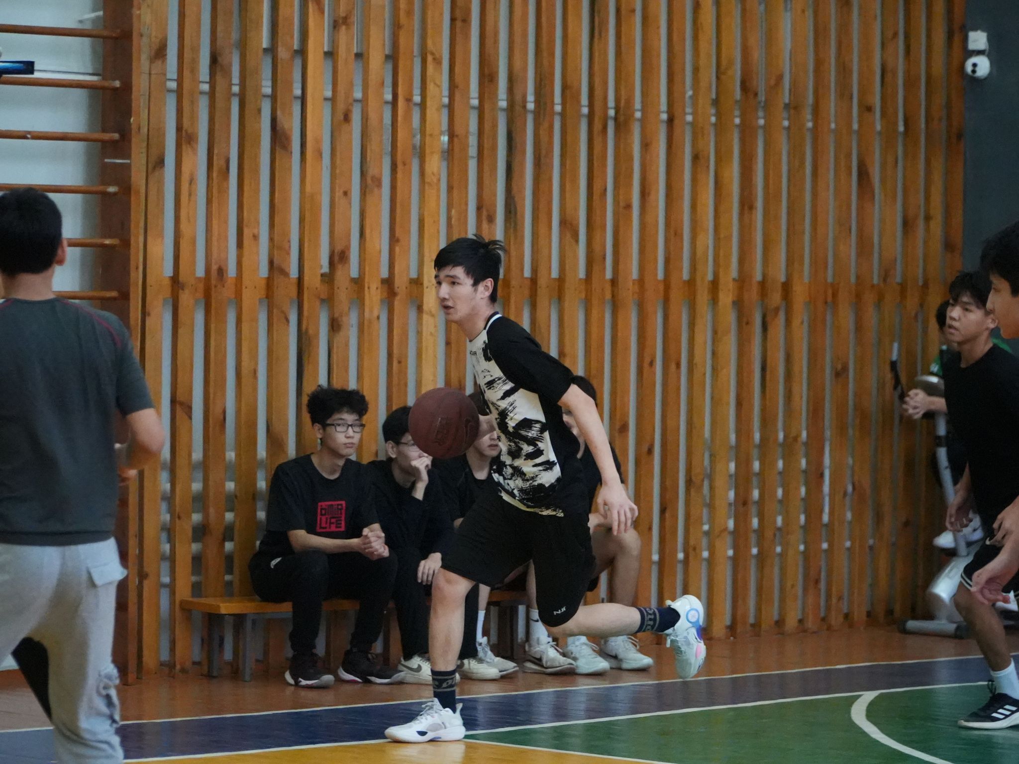 Волейбол және баскетболдан жарыс өткізілді